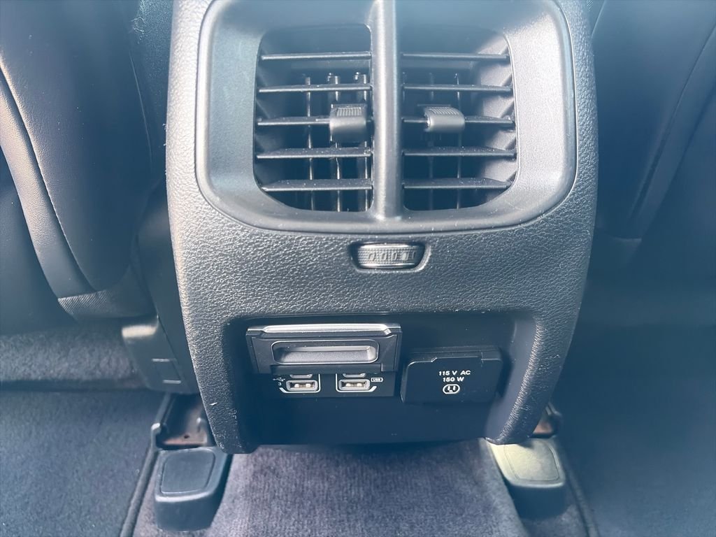 Used 2019 Silver Jeep Limited image 35
