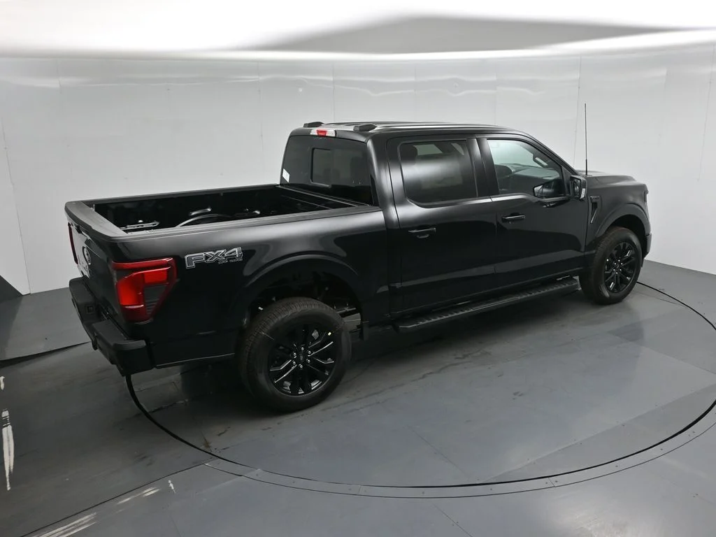 New 2026 Agate Black Metallic Ford XLT image 37