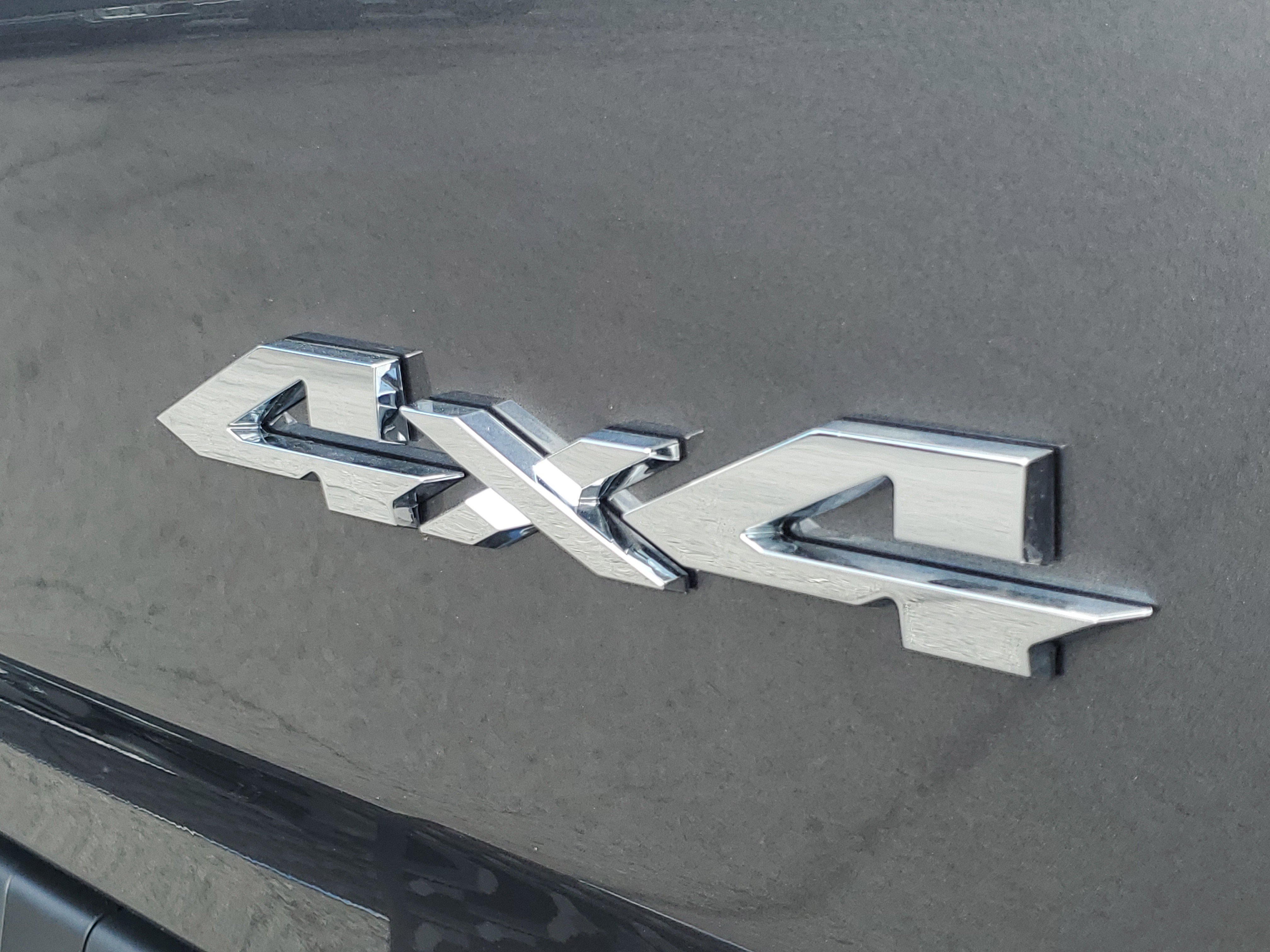 New 2026 Granite Crystal Metallic Clear-Coat Exterior Paint RAM Laramie image 5
