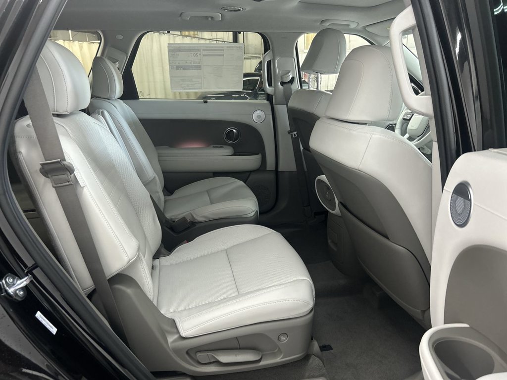 2026 Hyundai Palisade Limited - Photo 17