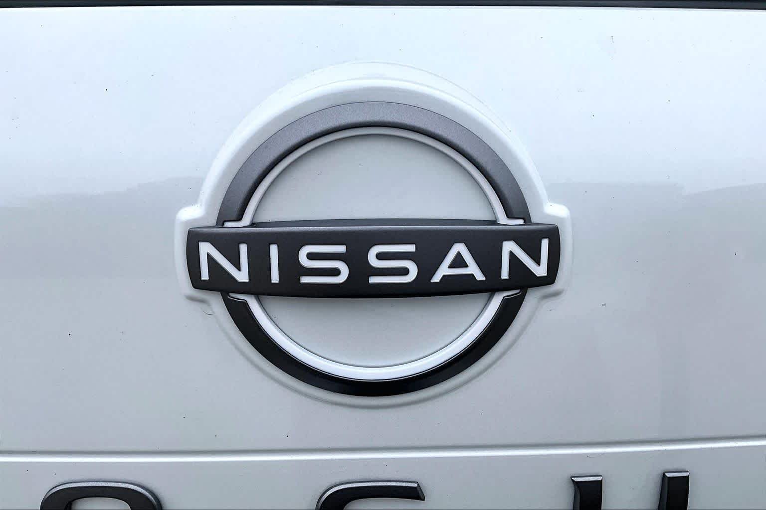 New 2026 Everest White Pearl TriCoat Nissan Platinum image 8