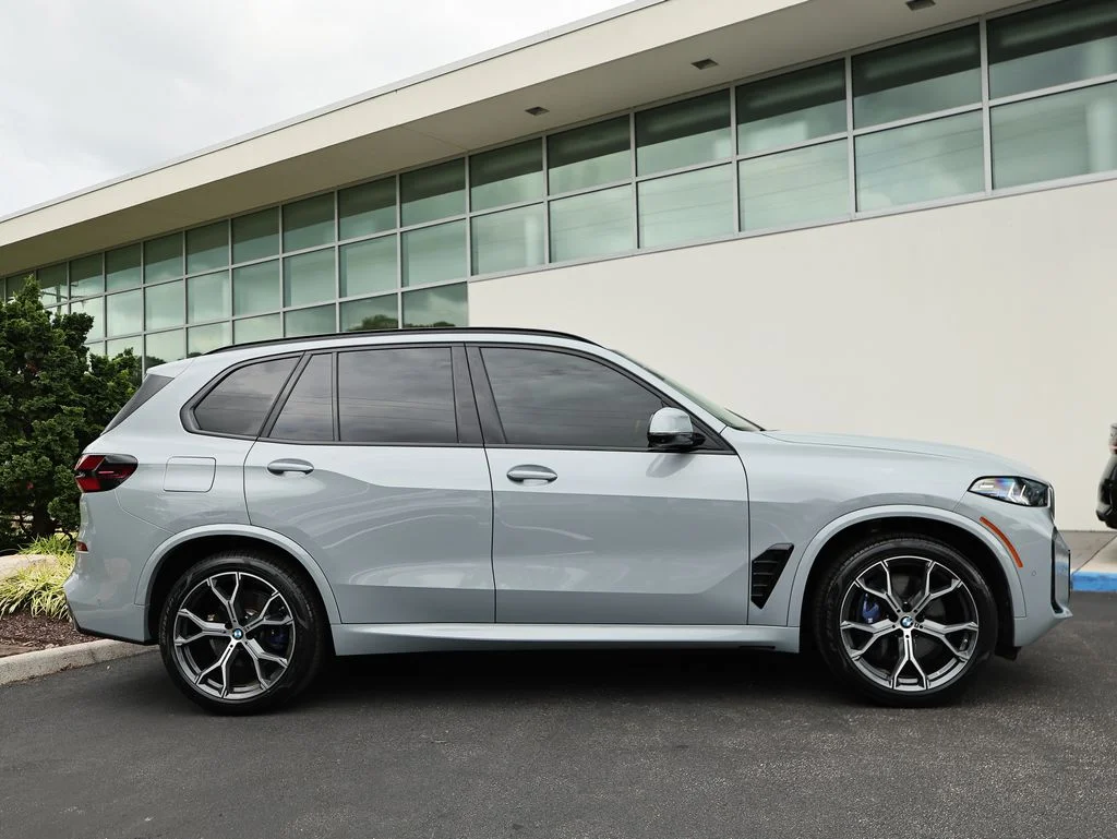 Used 2024 Brooklyn Gray Metallic BMW sDrive40i image 4