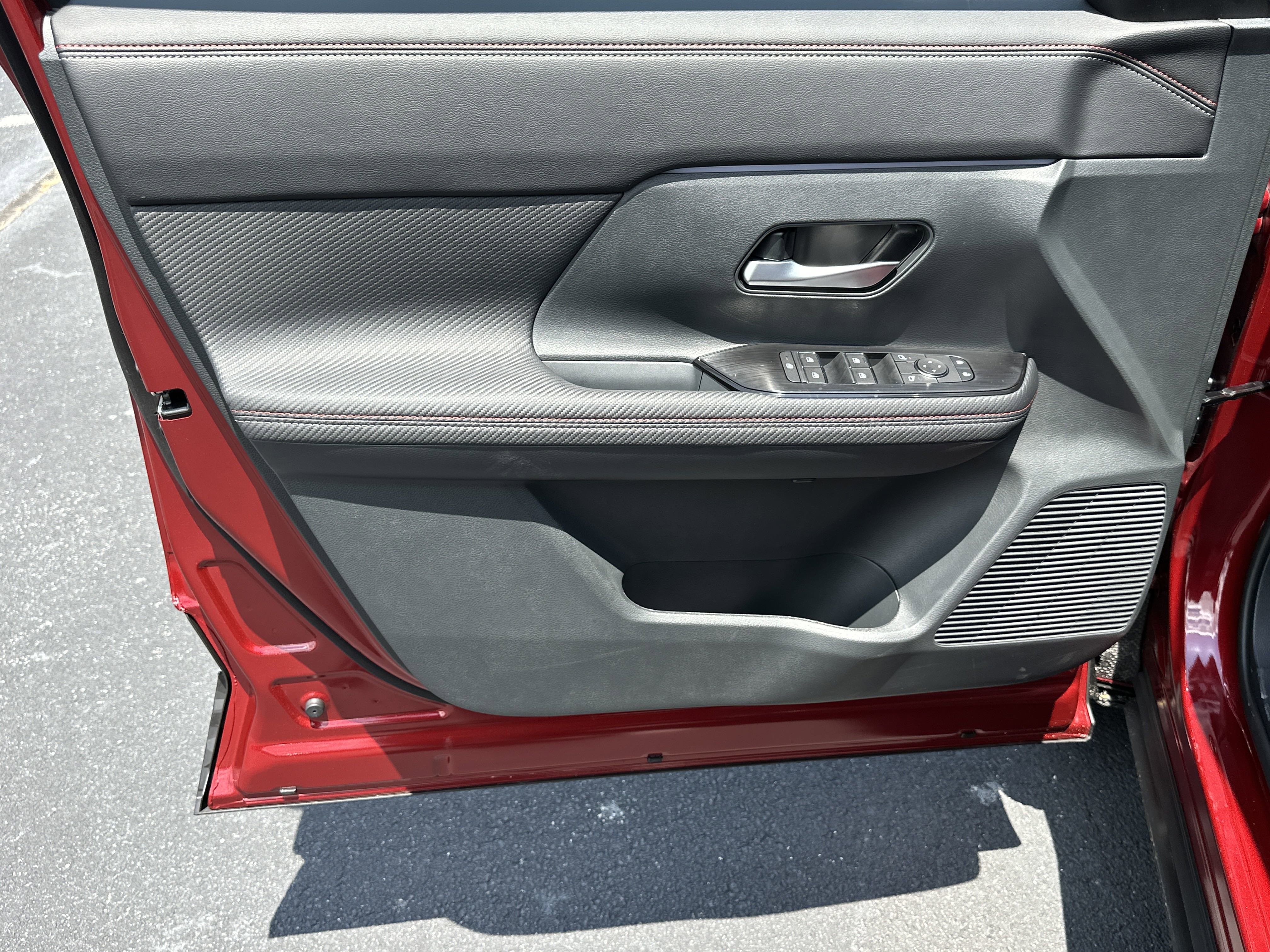 2025 Nissan Kicks SR - Photo 11