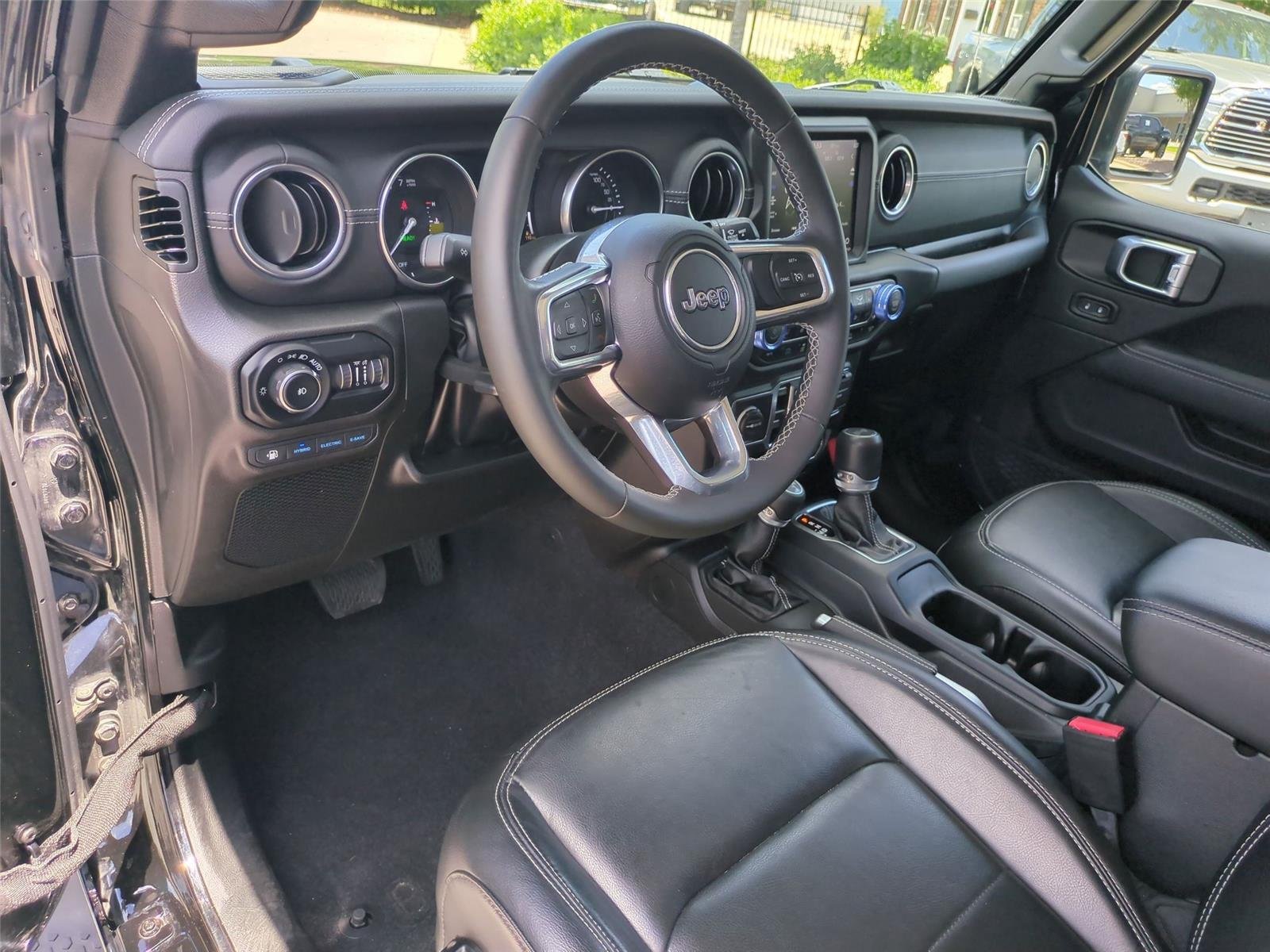 Used 2022 Black Clearcoat Jeep Unlimited Sahara image 18