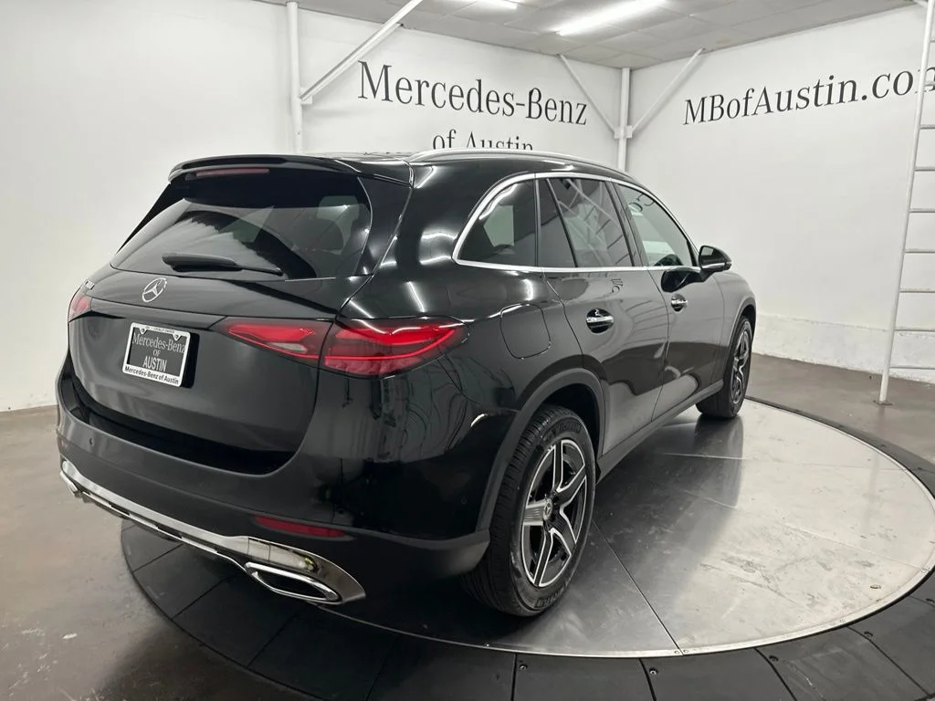 New 2027 Black Mercedes-Benz GLC 300 image 7