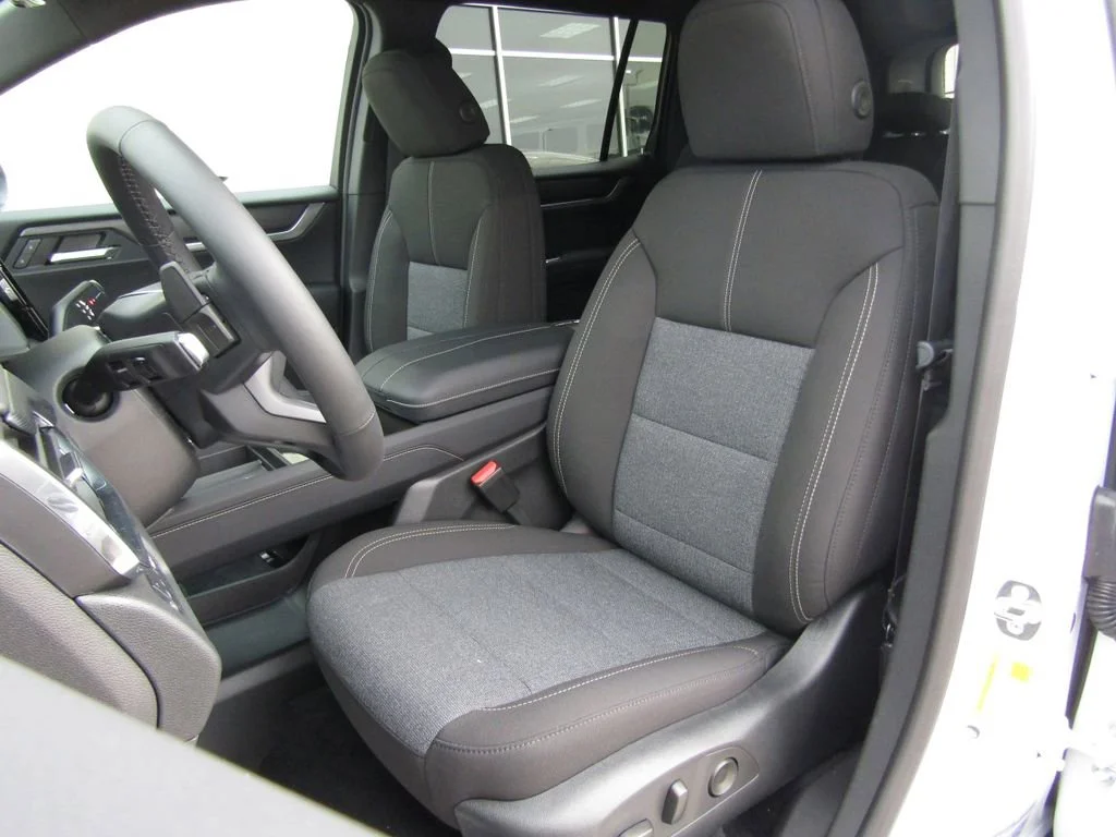 New 2026 Summit White GMC Elevation image 26