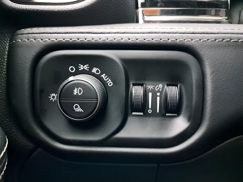 2026 RAM 3500 Limited - Photo 24
