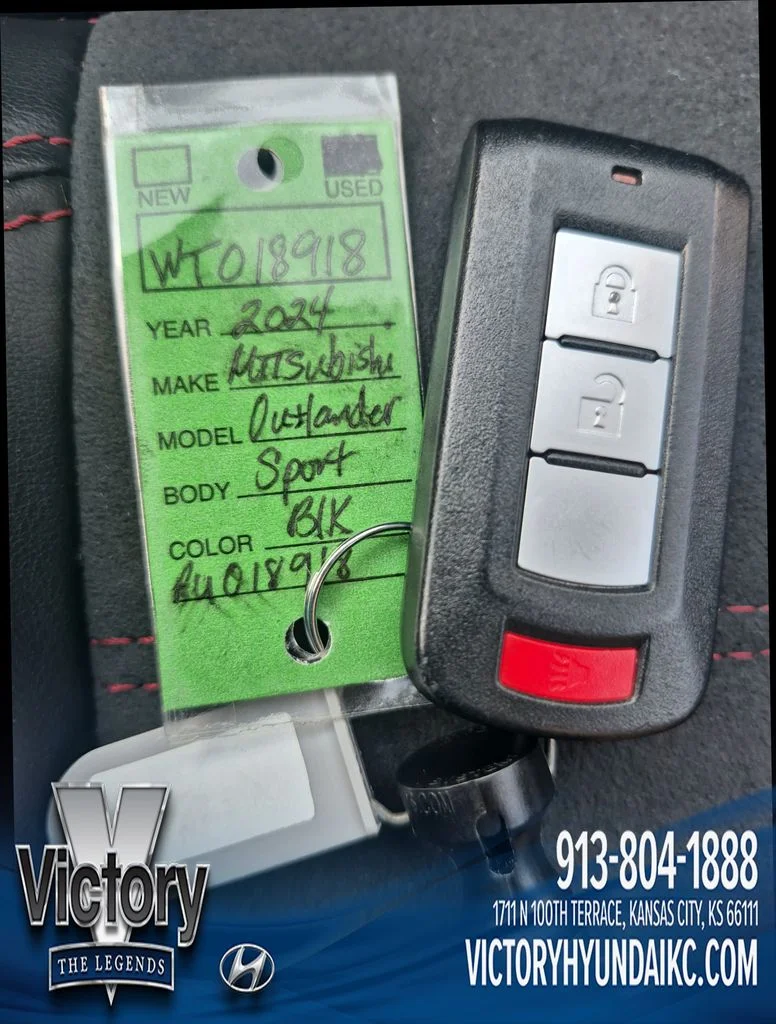 Used 2024  Mitsubishi 2.0 SE image 28