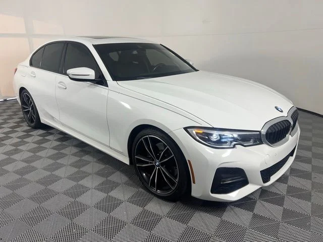 2022 BMW 3 Series 330i Sedan's photo