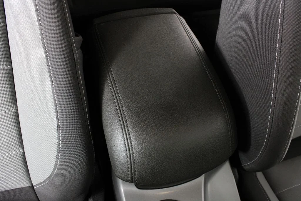 Used 2015 Gray Ford SE image 18