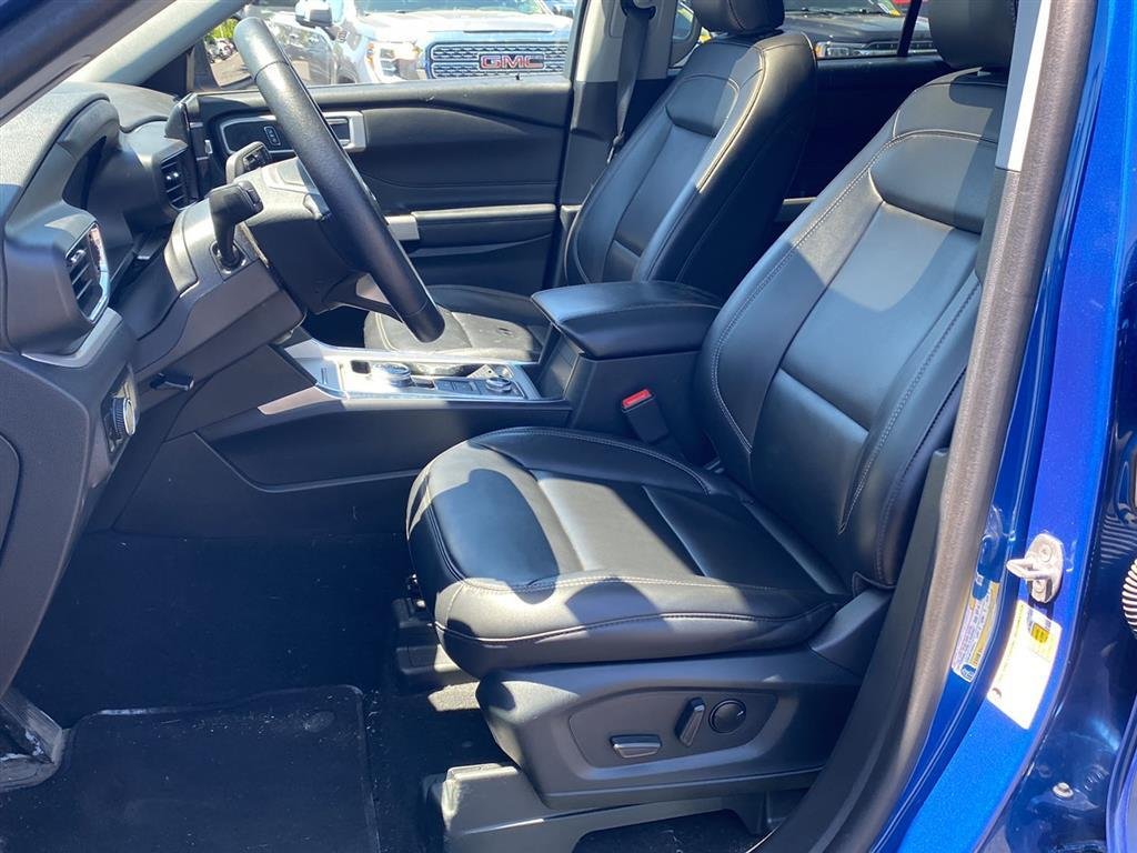 Used 2023 Atlas Blue Ford XLT image 2