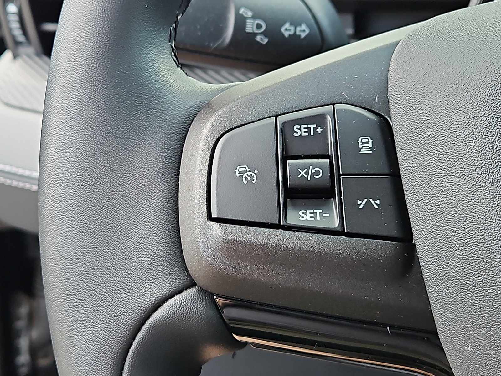 Used 2024 Shadow Black Ford Select image 21