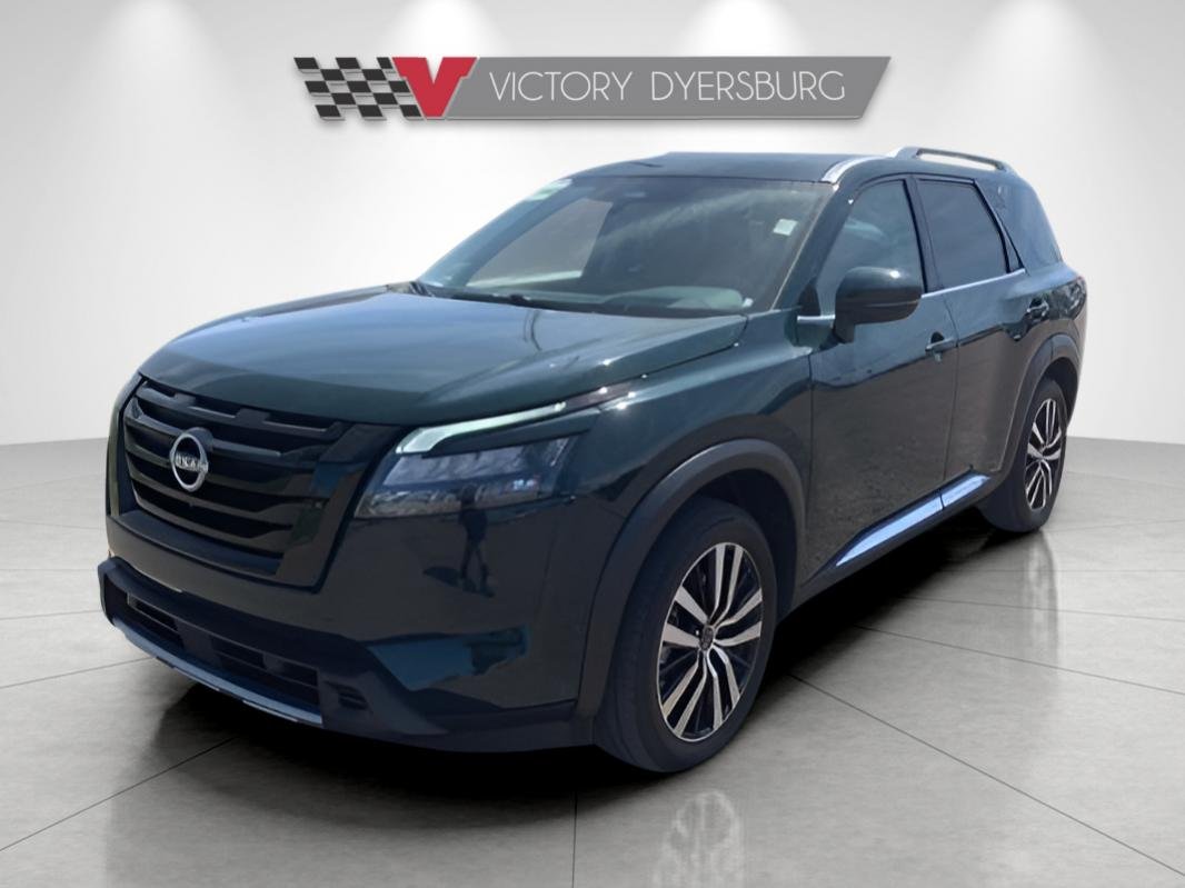 Used 2025 Black Nissan Platinum image 4