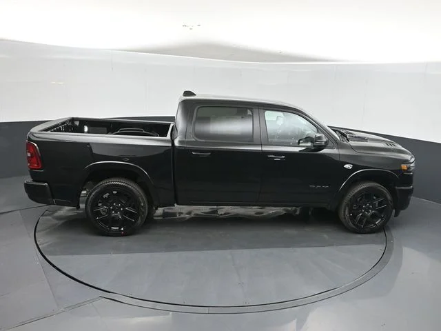 New 2026 Diamond Black Crystal Pearl-Coat Exterior Paint RAM Laramie image 30