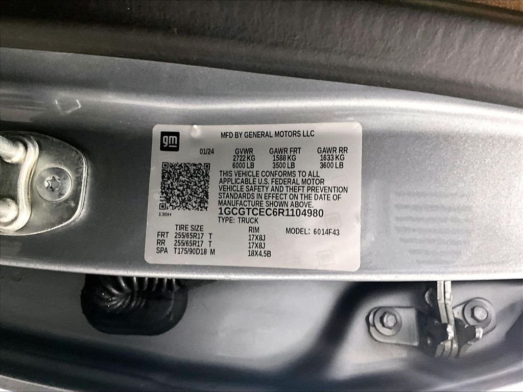 Used 2024 Sterling Gray Metallic Chevrolet LT image 34
