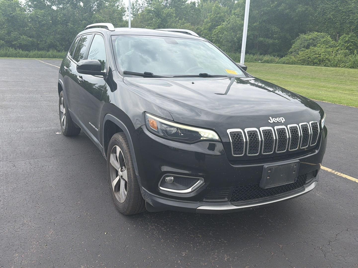 Used 2020 Diamond Black Crystal Pearlcoat Jeep Limited image 4