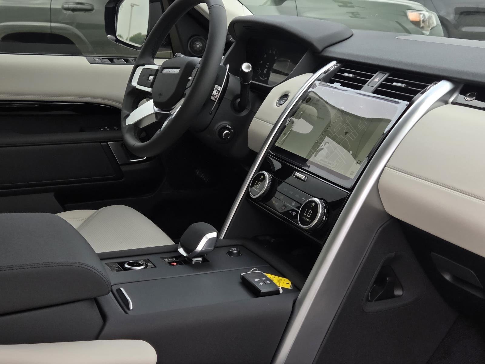 New 2026 Fuji White Land Rover S image 45