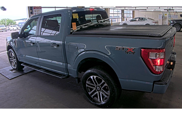 Used 2023 Blue Ford XL image 4
