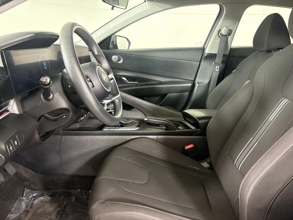 Used 2024 Silver Hyundai SEL image 22