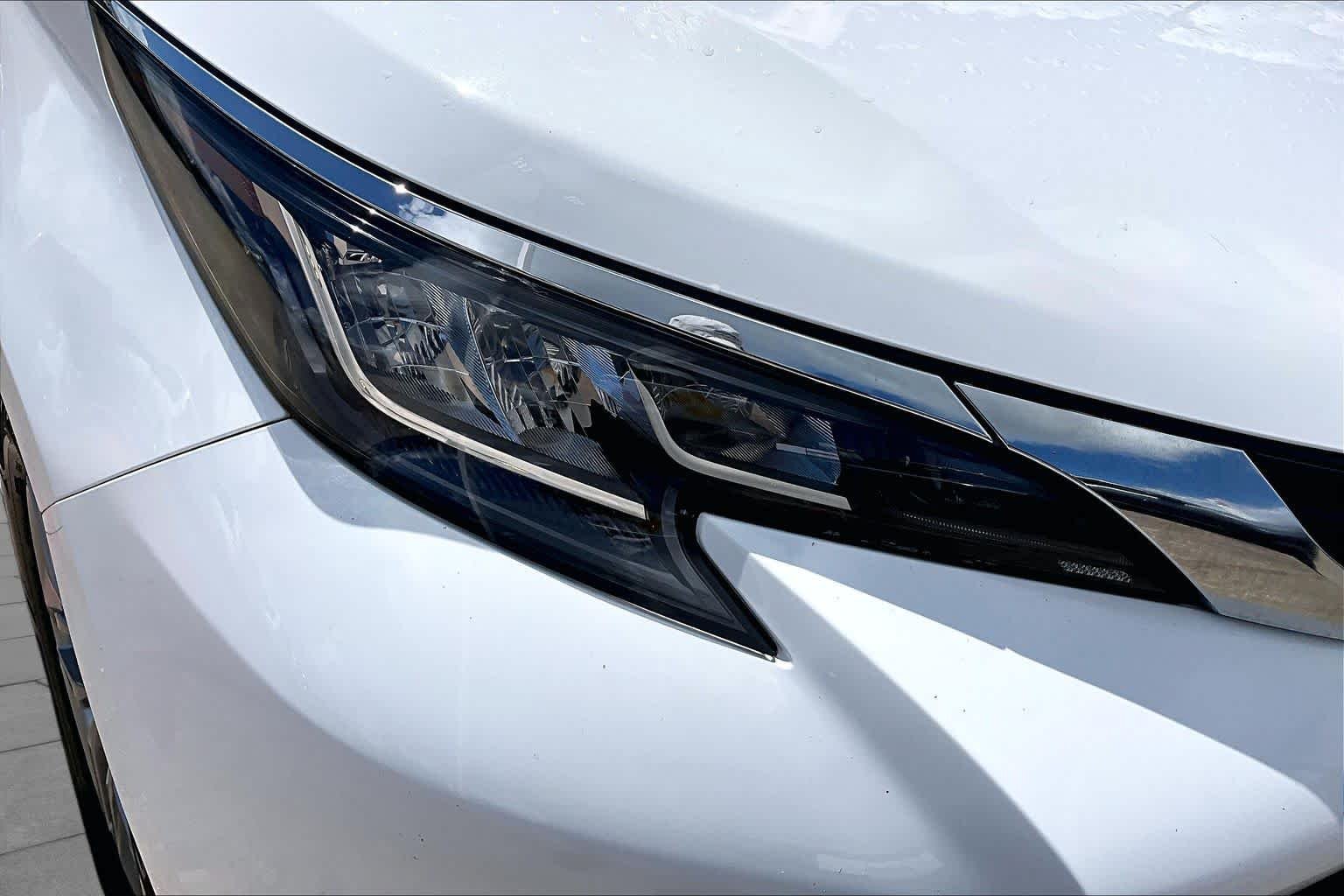 Used 2023 Ice Cap Toyota LE image 26
