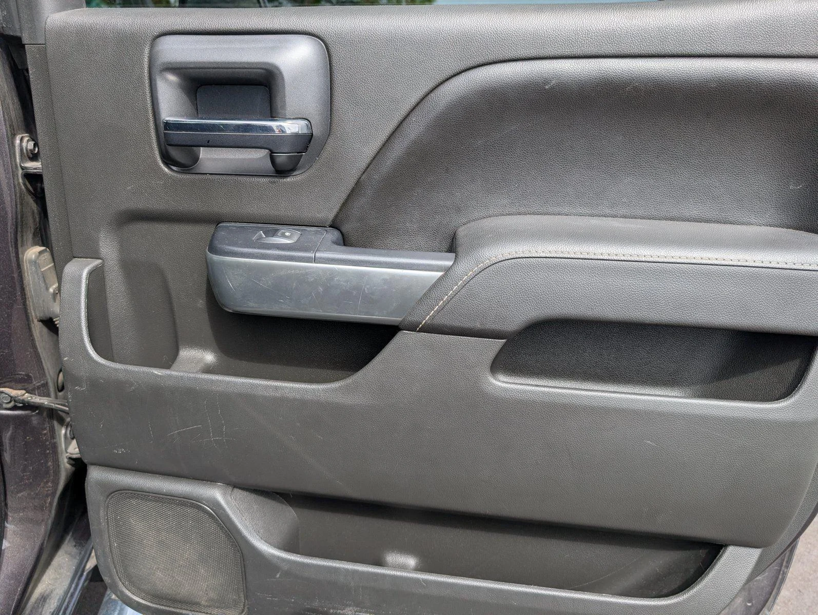 Used 2016 TUNGSTEN METALLIC Chevrolet LT image 36