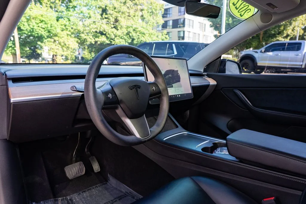 Used 2022 Black Tesla Long Range image 17