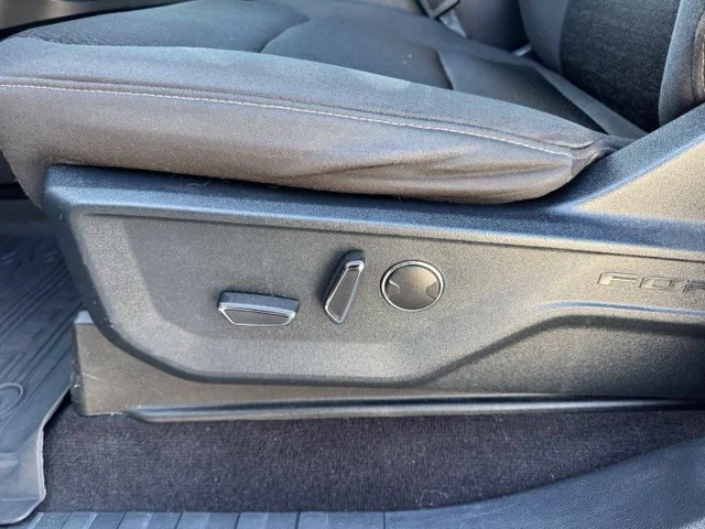 Used 2021 Silver Ford XLT image 22