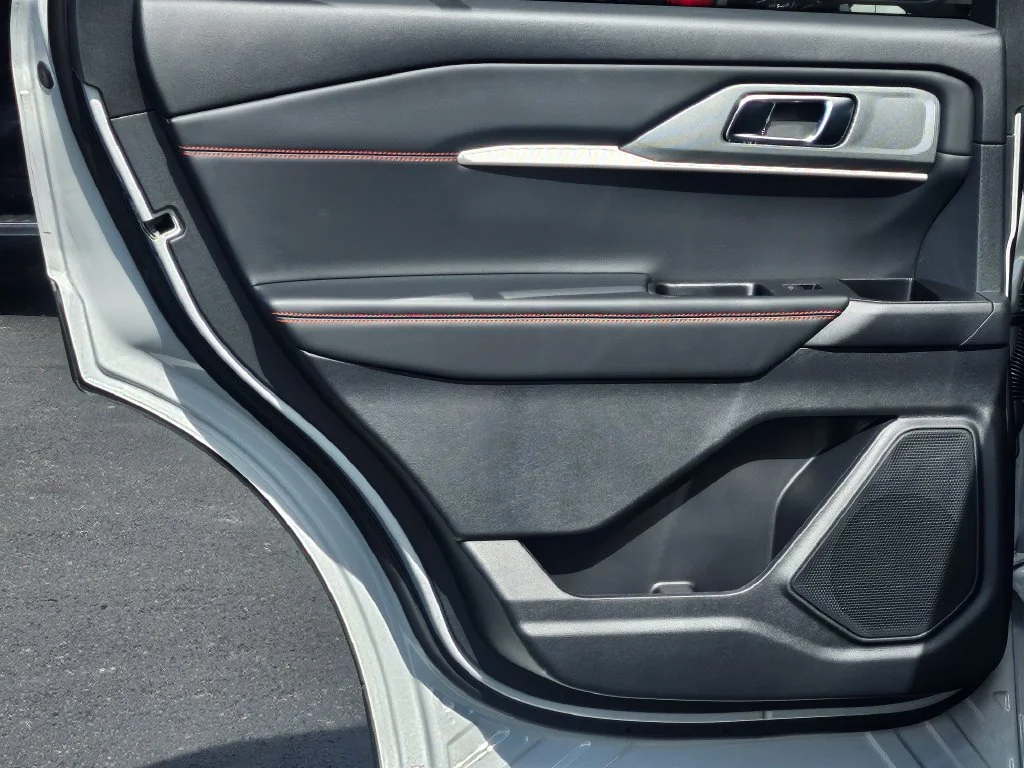New 2027 Avalanche Gray Ford ST-Line image 35