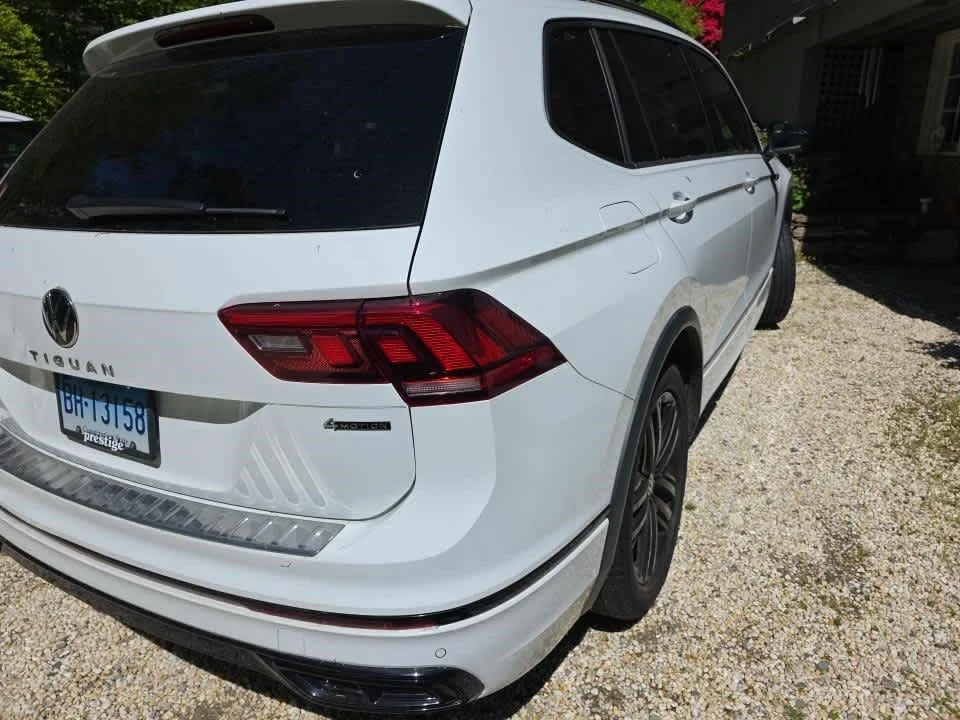 Used 2022 Pure White Volkswagen SE R-Line Black image 6