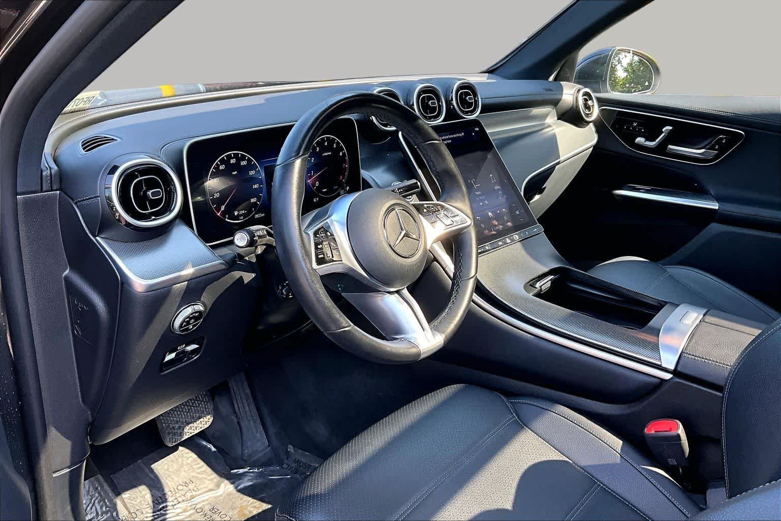 Used 2024 Graphite Grey Metallic Mercedes-Benz GLC 300 image 35