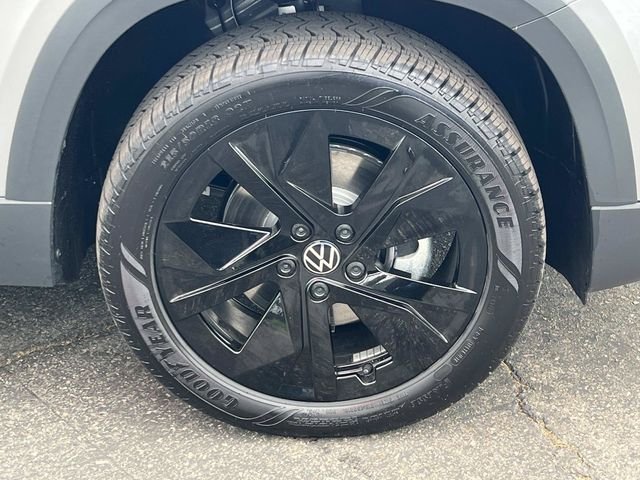 New 2026 Silver Volkswagen 1.5T SE image 29