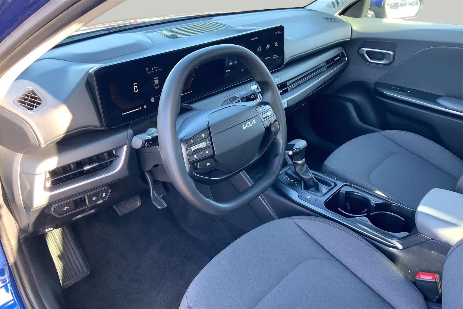 Used 2025 Deep Sea Blue Kia LXS image 18