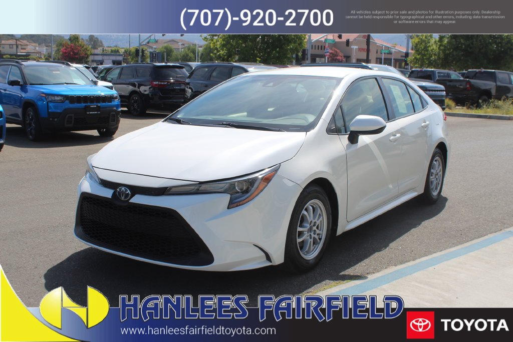 Used 2021 White Toyota LE image 3