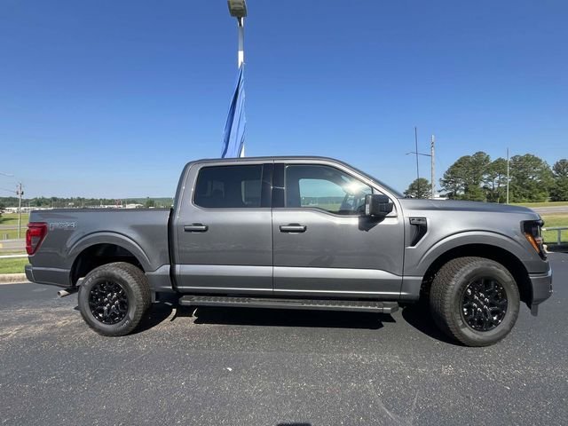 New 2026 Carbonized Gray Metallic Ford XLT image 2