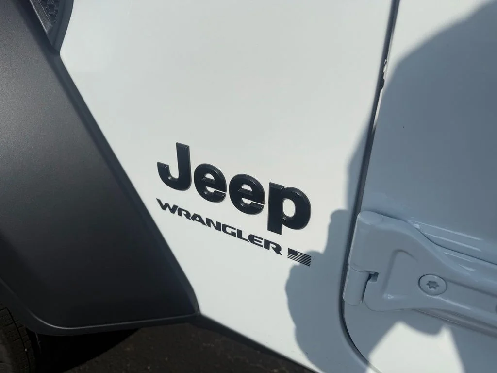 New 2026 Bright White Clear-Coat Exterior Paint Jeep Sport image 12