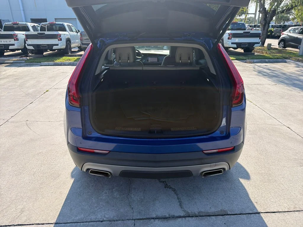 Used 2021  Cadillac Premium Luxury image 34