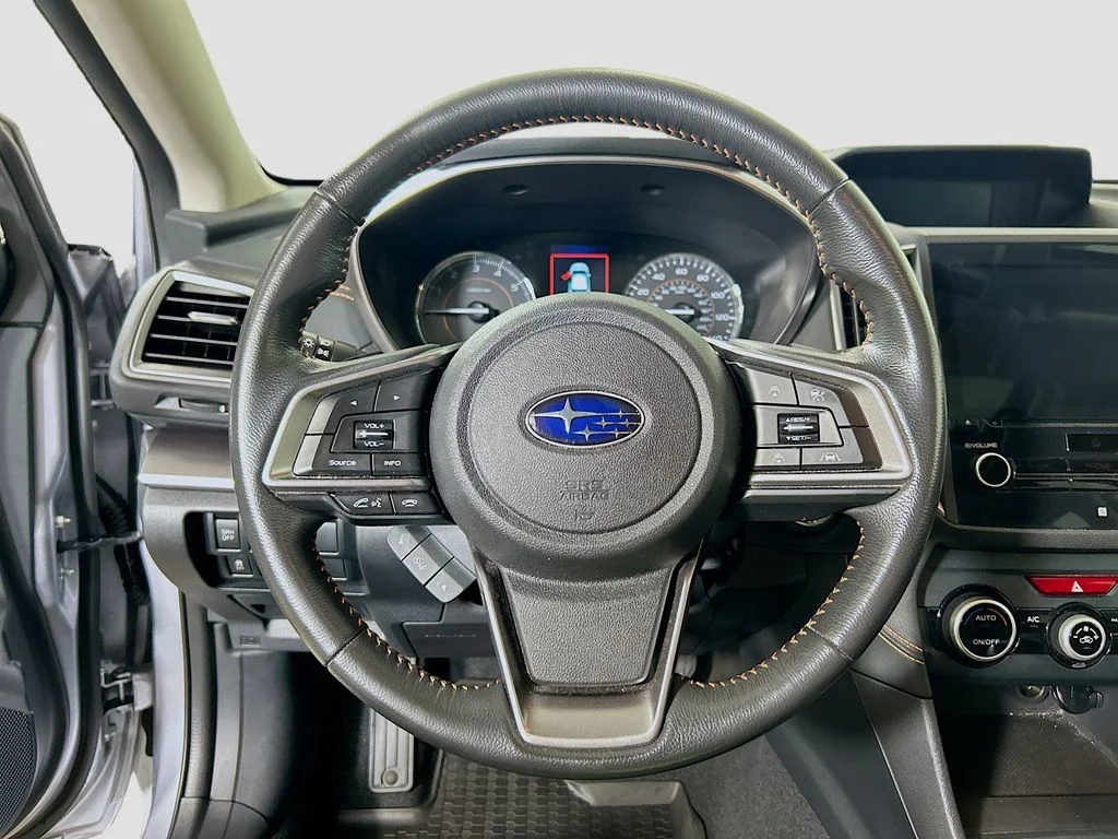 Used 2019 Ice Silver Metallic Subaru Limited image 11