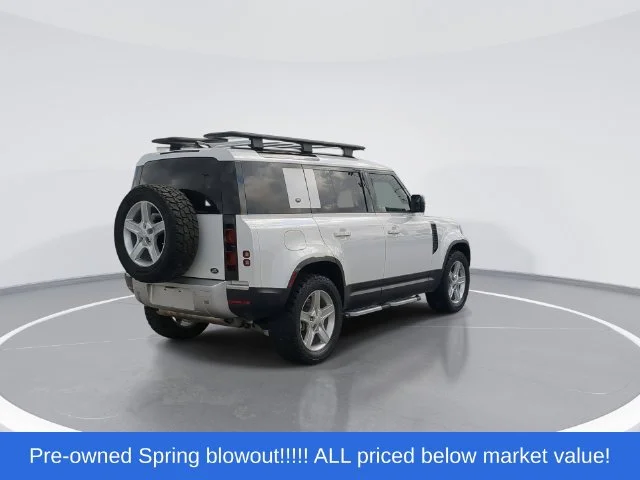 Used 2020  Land Rover SE image 8