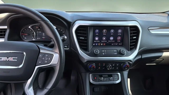Used 2023 Silver GMC SLE image 10