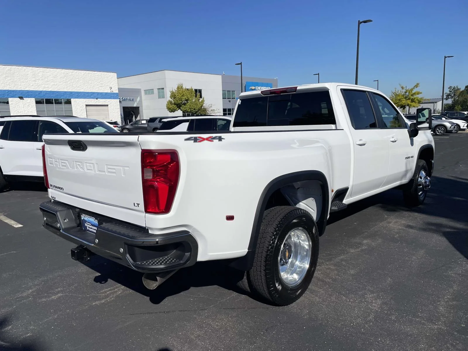 New 2026 Summit White Chevrolet LT DRW image 6