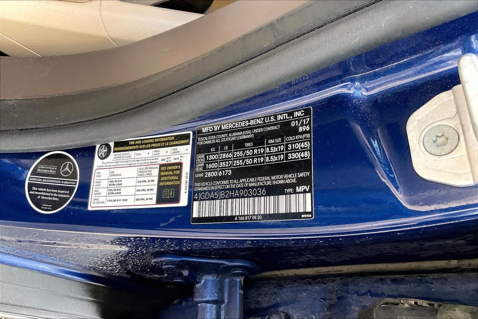 Used 2017 Brilliant Blue Metallic Mercedes-Benz GLE 350 image 31