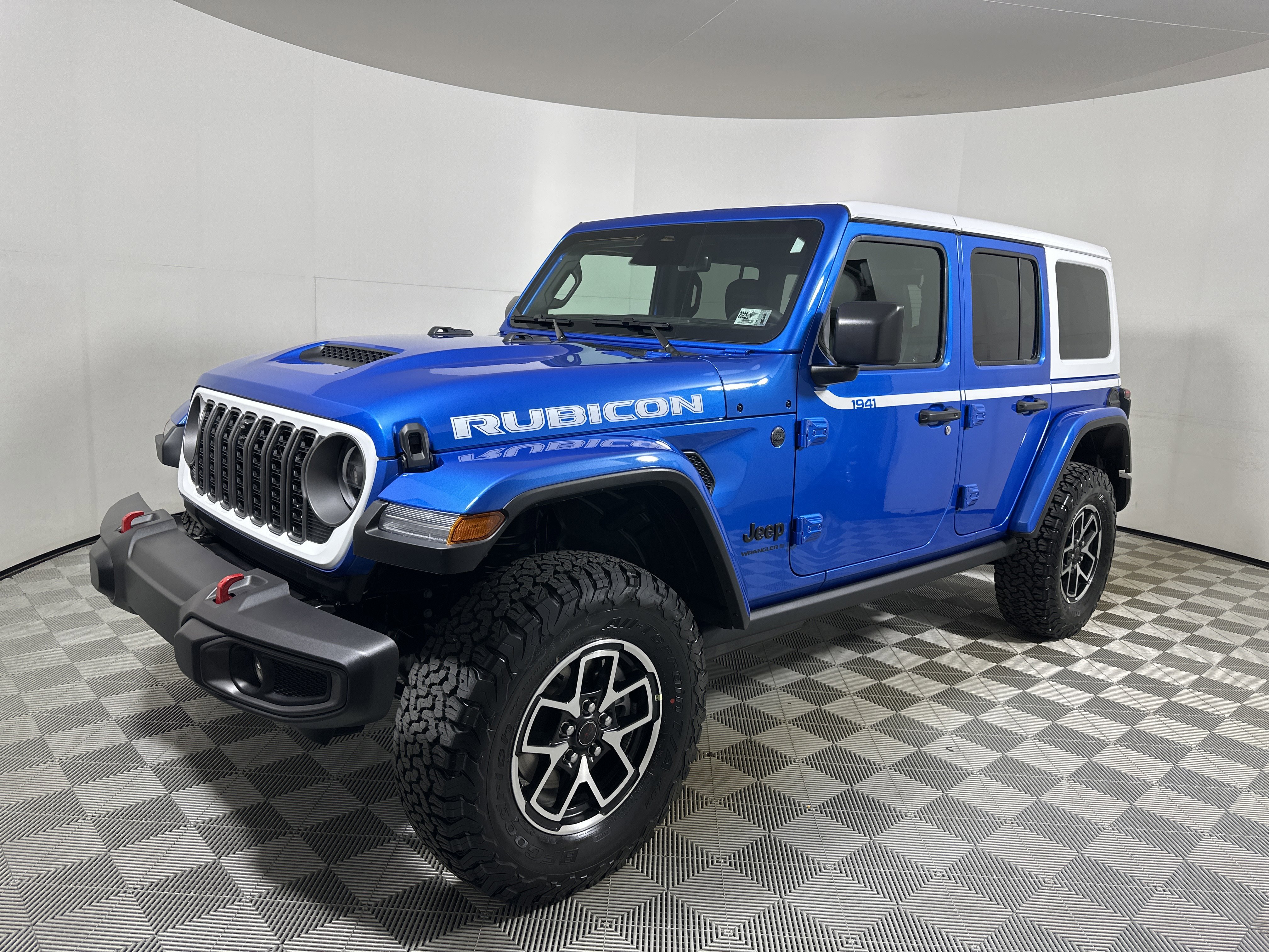 New 2026 Hydro Blue Pearl-Coat Exterior Paint Jeep Rubicon image 3