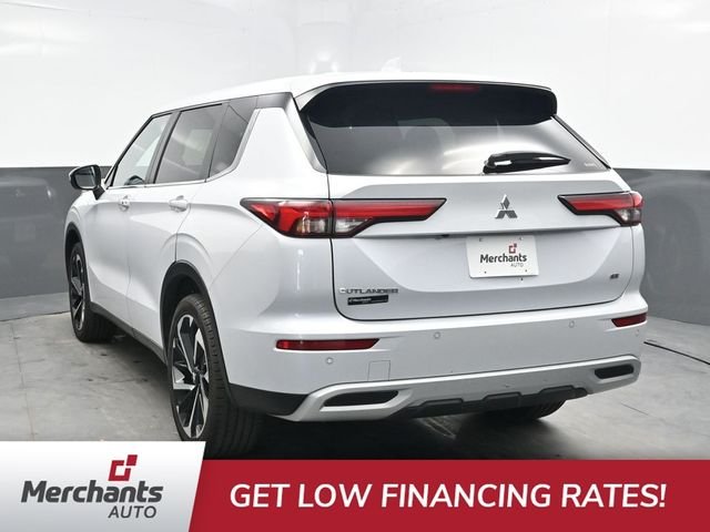 Used 2024 White Mitsubishi SE image 5
