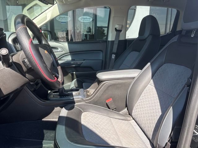 Used 2022 Black Chevrolet Z71 image 4