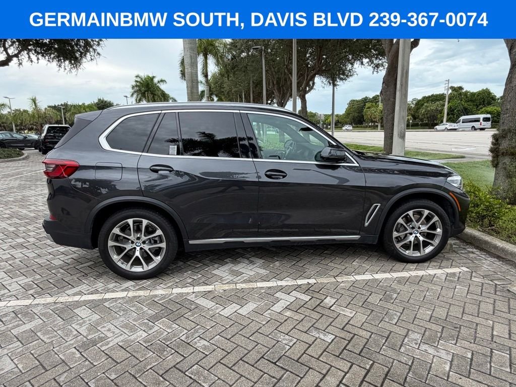 Used 2020 Dark Graphite BMW xDrive40i image 7