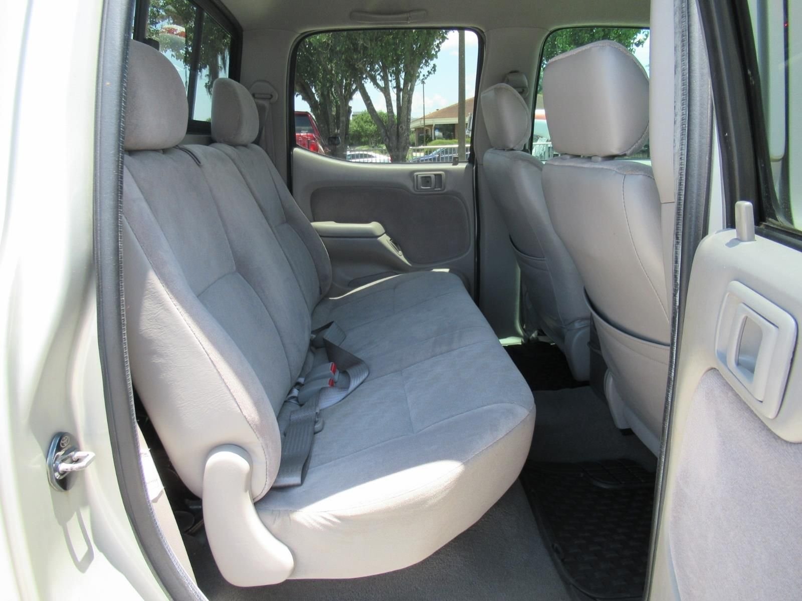 Used 2004 Silver Toyota PreRunner image 18