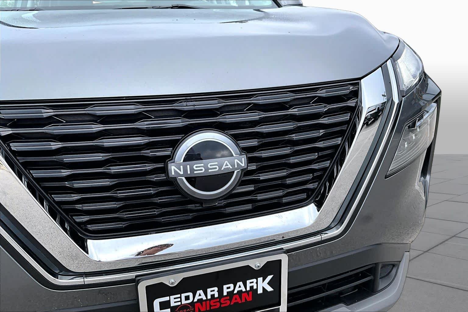 Used 2022 Gun Metallic Nissan SV image 30