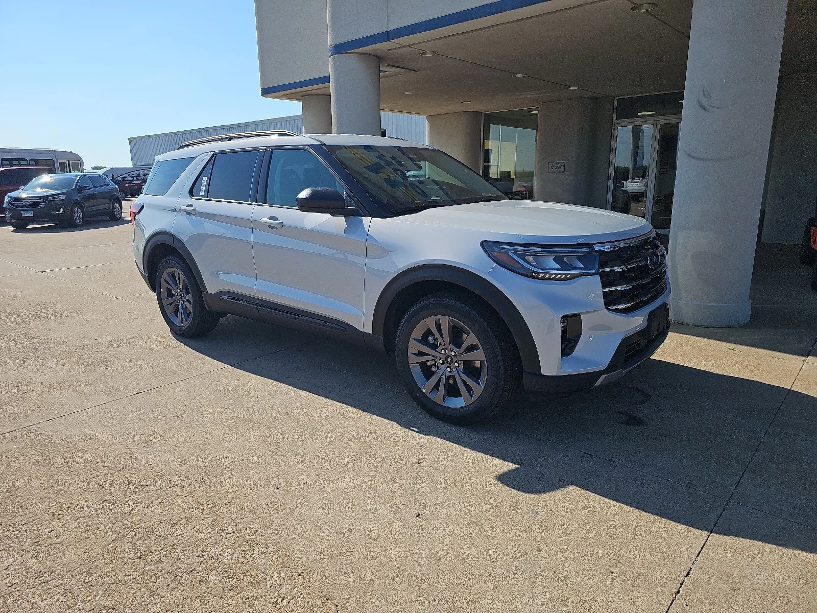 New 2026 Space White Metallic Ford Active image 2