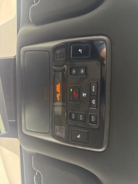 Used 2024 Cloud Toyota MAX Platinum image 15