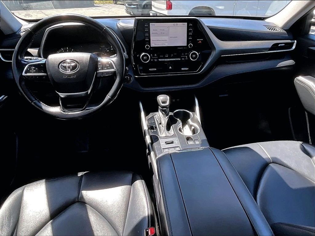 Used 2021 Gray Toyota XLE image 21